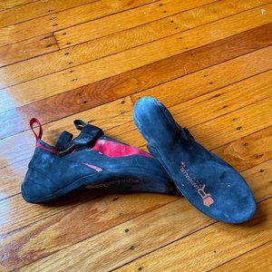 Unparallel Regulus LV